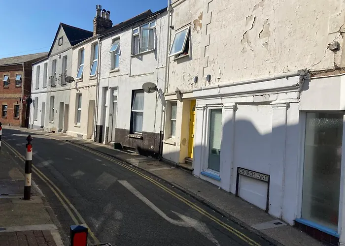 3 Bed Town House Near Ryde Sea Front @ One Church Lane