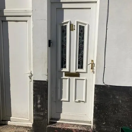3 Bed Town House Near Ryde Sea Front @ One Church Lane Exterior photo