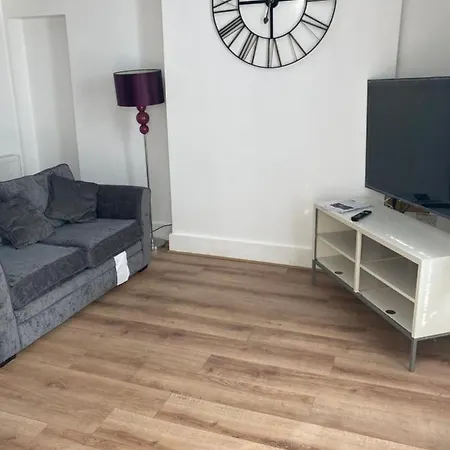 3 Bed Town House Near Ryde Sea Front @ One Church Lane Exterior photo