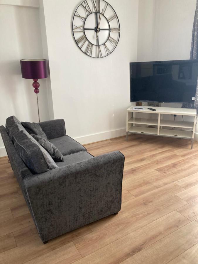 Holiday home 3 Bed Town House Near Ryde Sea Front @ One Church Lane