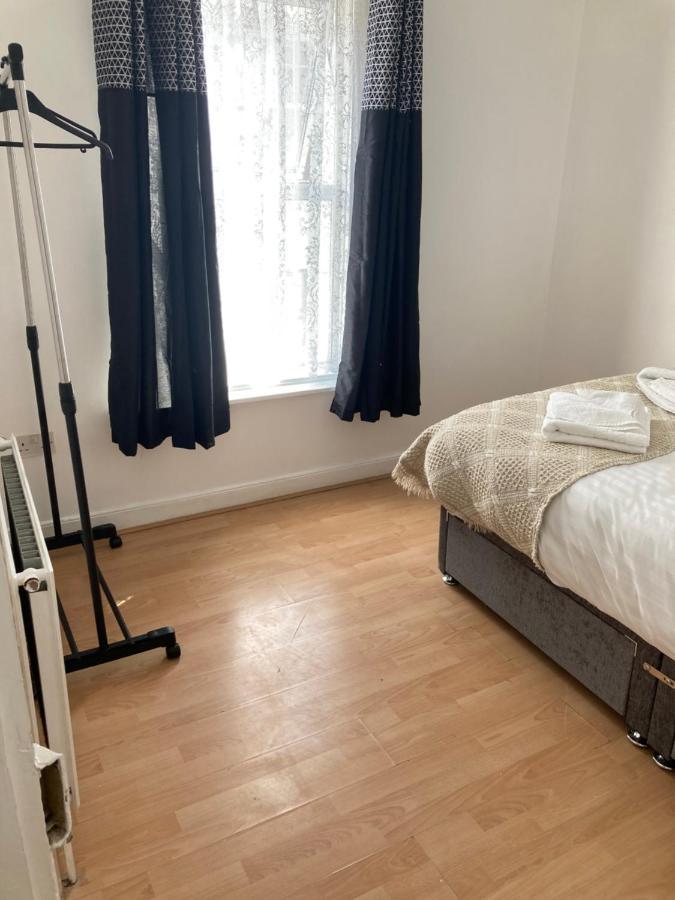 Holiday home 3 Bed Town House Near Ryde Sea Front @ One Church Lane