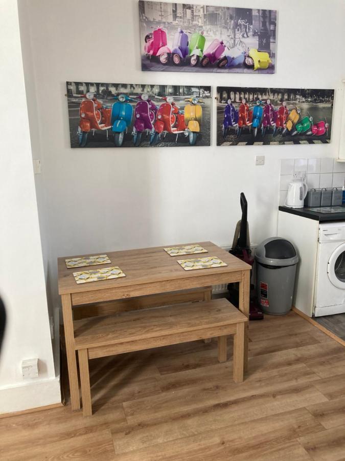 3 Bed Town House Near Ryde Sea Front @ One Church Lane Holiday home *